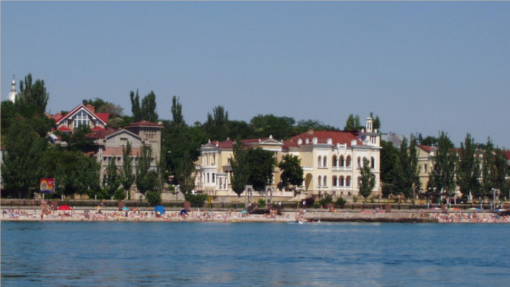 Вид с моря на проспект Айвазовского